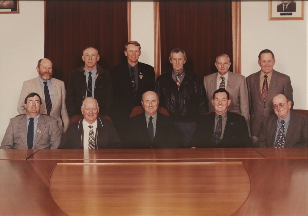 Councillor group photograph, Tara Shire Council, 2000