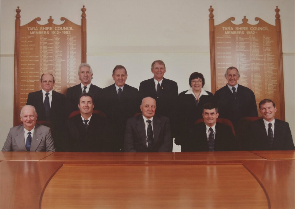 Councillor group photograph, Tara Shire Council, 2004