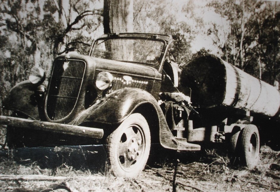 Logging truck, Jandowae, circa 1948