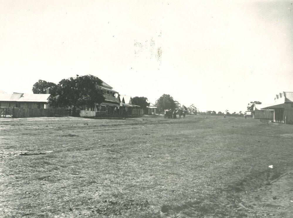 Street view of Murilla Street, Miles, 1910
