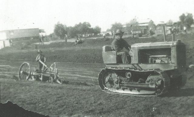 Construction of the Dalby Olympic Swimming Pool, circa 1935