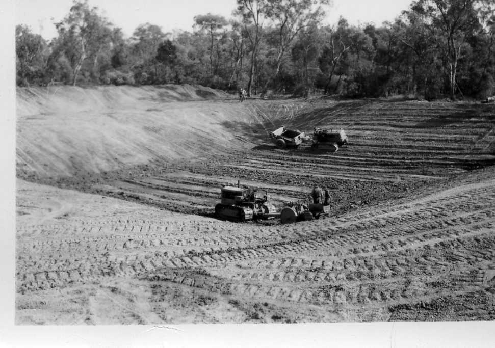 Dam digging on Warrowa, Moonie, circa 1960