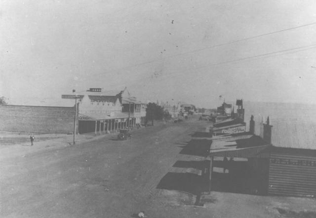 Street view of Cunningham Street, Dalby, circa 1920s