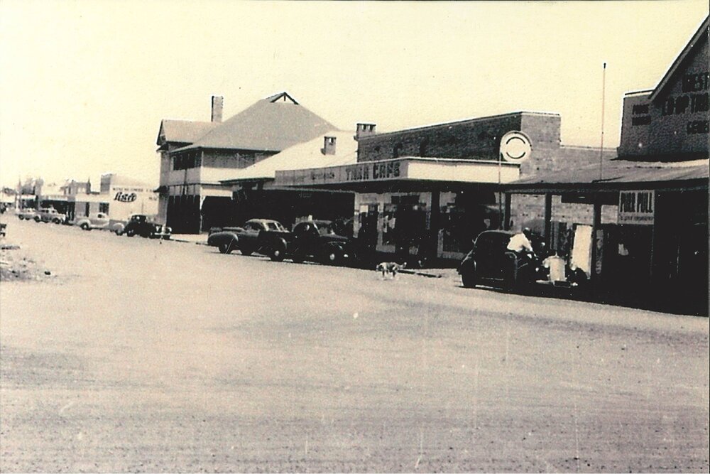 Street view of Day Street, Tara, circa 1949