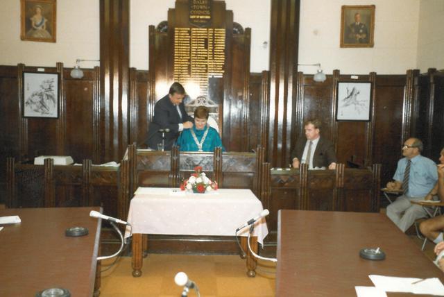 Meg Wuth receiving Mayoral Chain of Office, Dalby Town Council, circa 1982