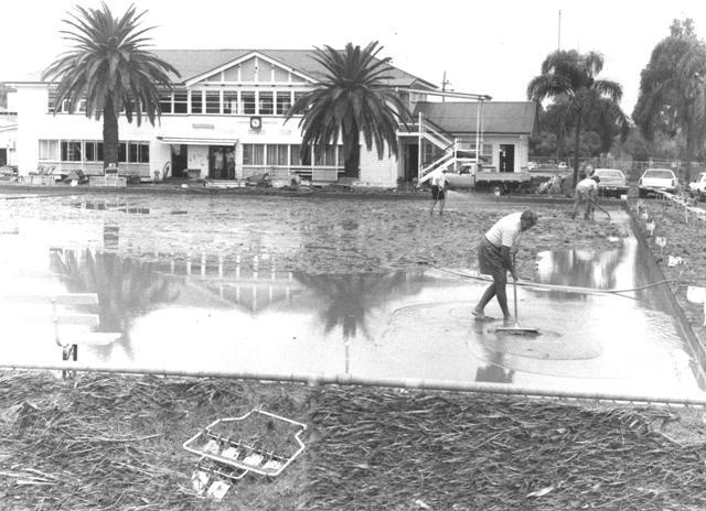 Flood clean-up at Dalby Bowls Club, 1981