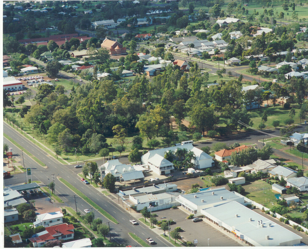 Aerial view of Thomas Jack Park, Dalby, circa 1980s