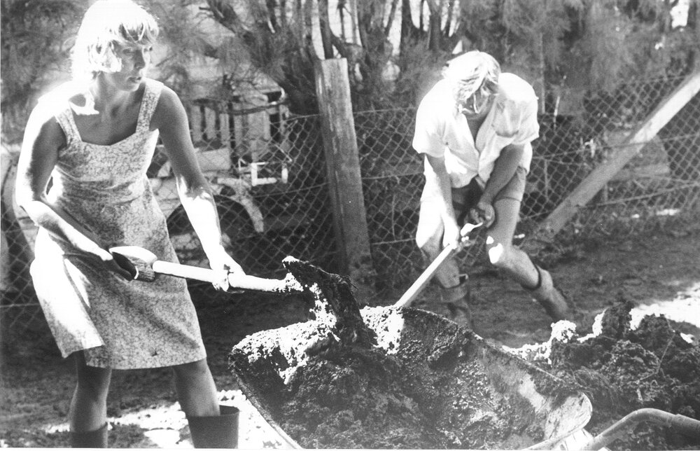Flood clean-up, Dalby, 1981
