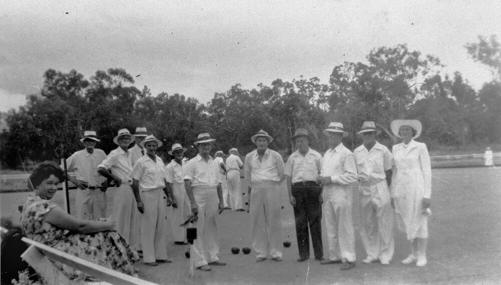 Group of bowlers, no location, no date