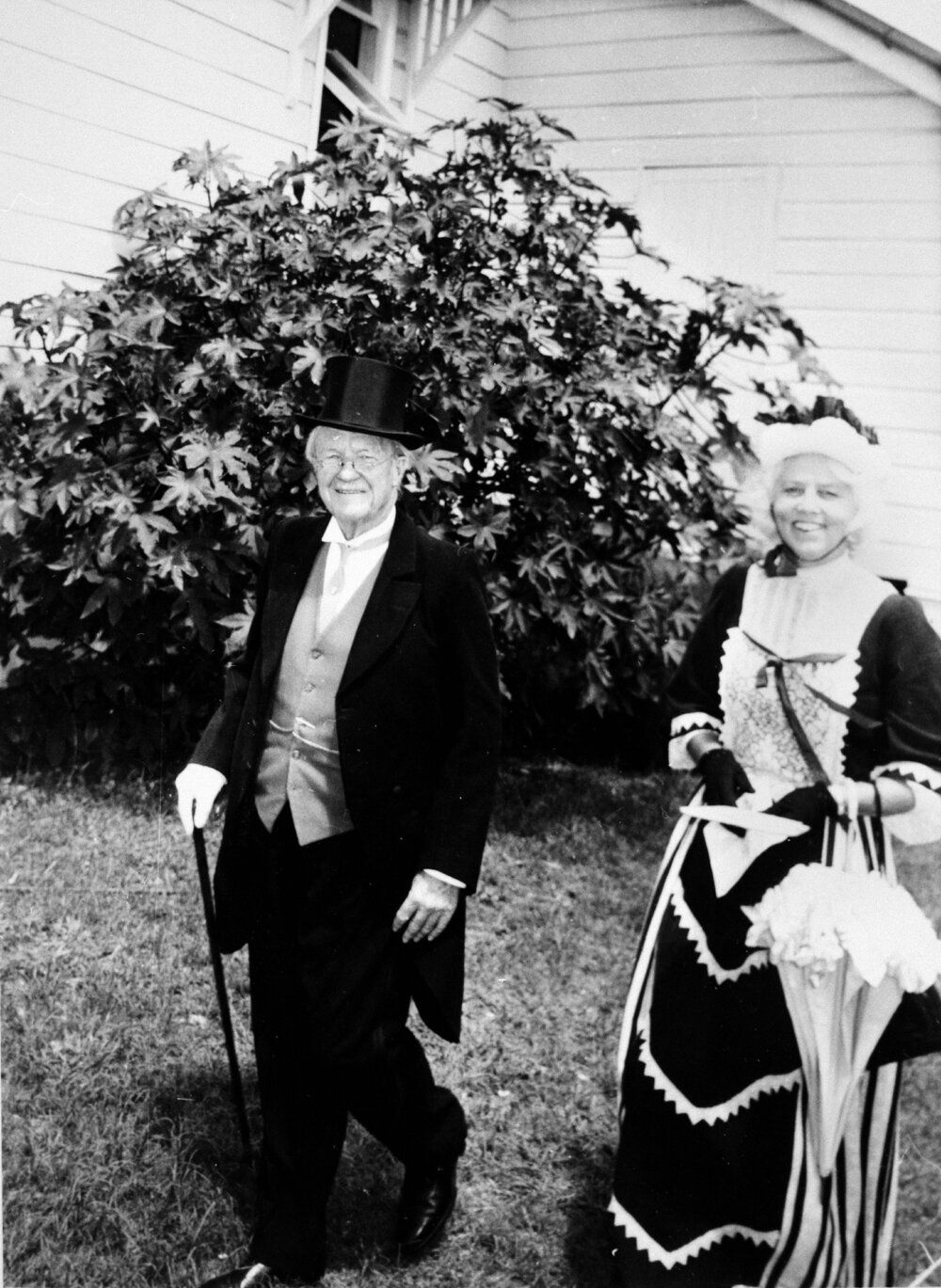 Couple in fancy dress, no location, no date