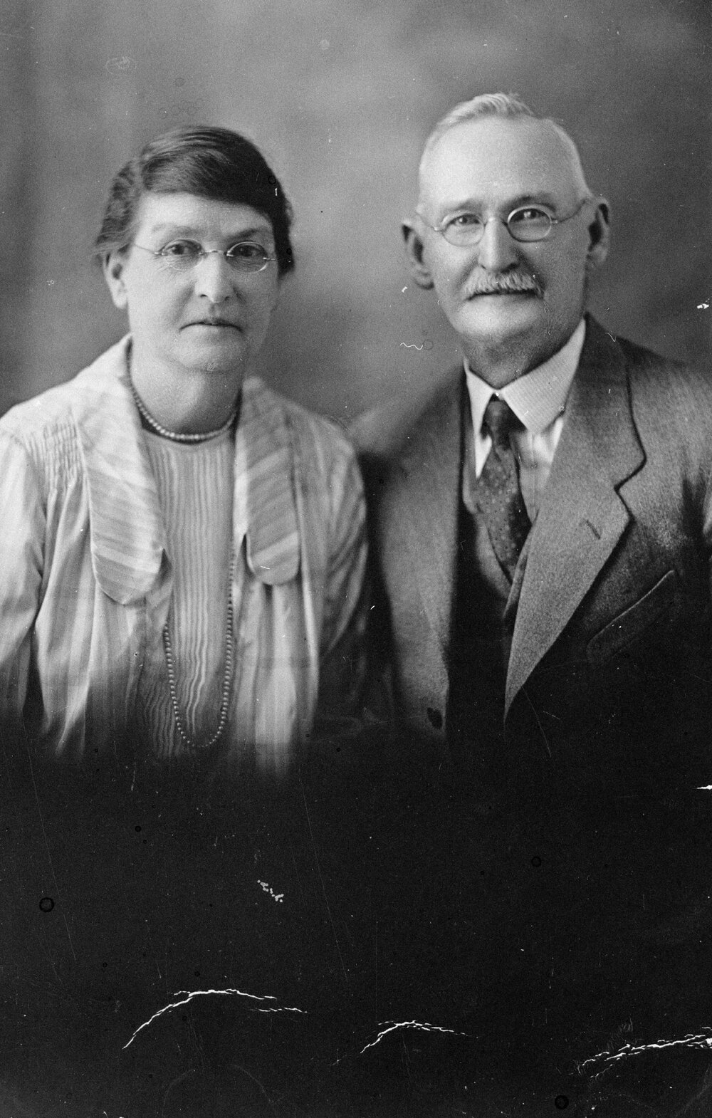 John &amp; Christina Nicholson, Blaxland, circa 1935