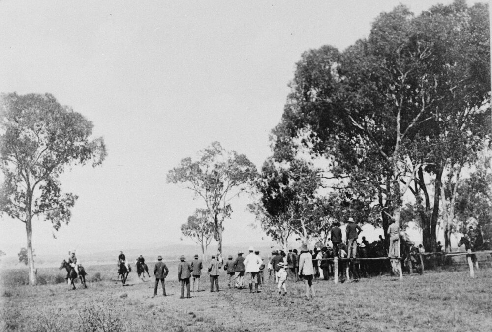 Sports Day at Squaretop, Kaimkillenbun, 1927