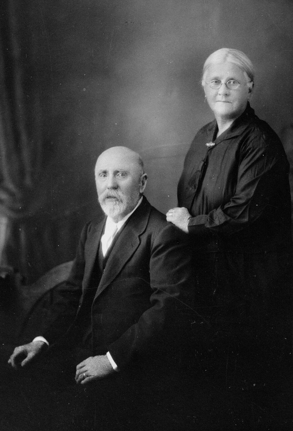 Unknown couple, no location, no date