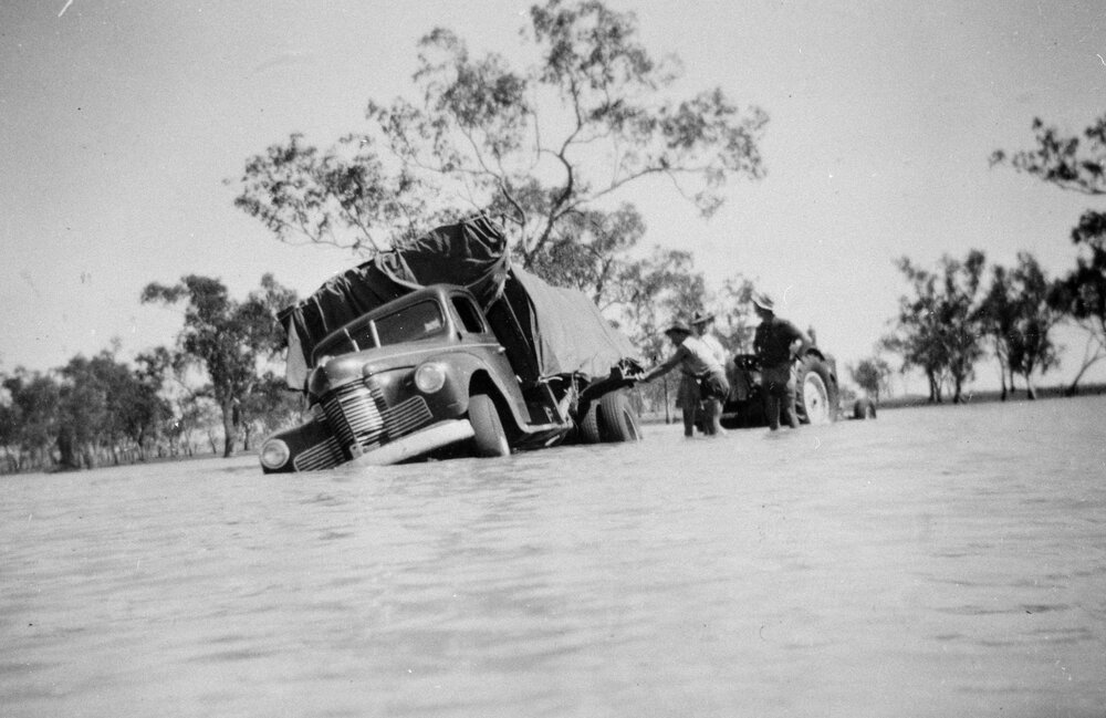 Flooding at Ranges Bridge, 1954