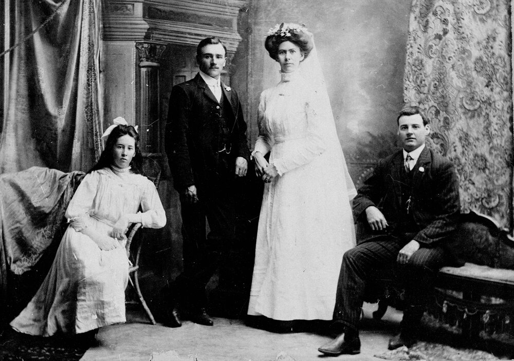 Walker wedding party, Bell, 1910