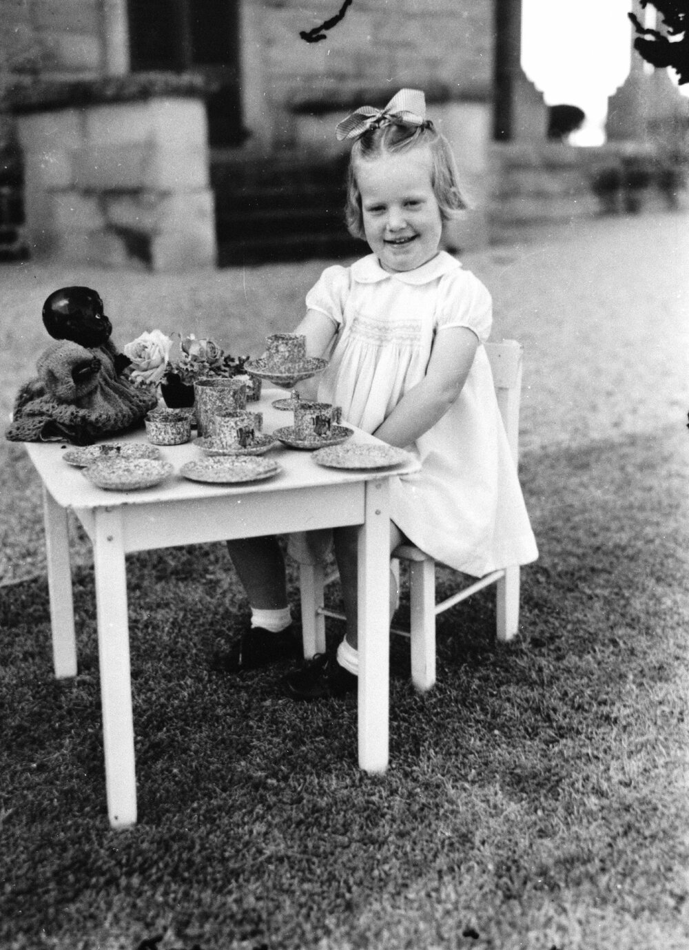 A tea party 2, unknown location, no date
