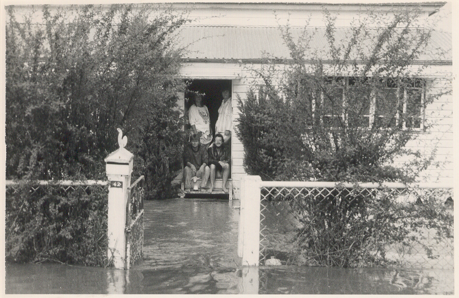 Flooding in Wood Street, Dalby, 1988