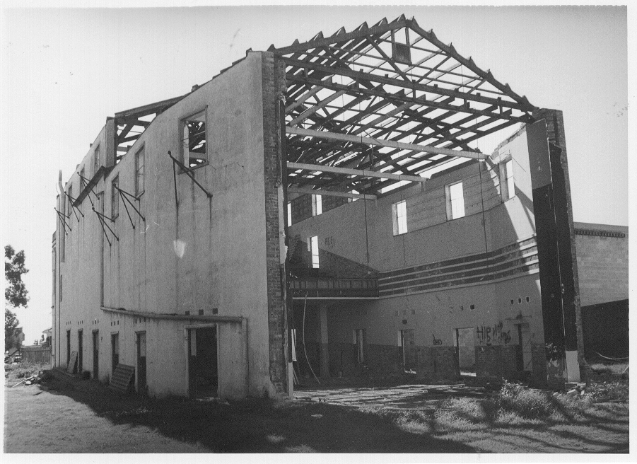 The partly demolished Star Theatre, Dalby, 1987