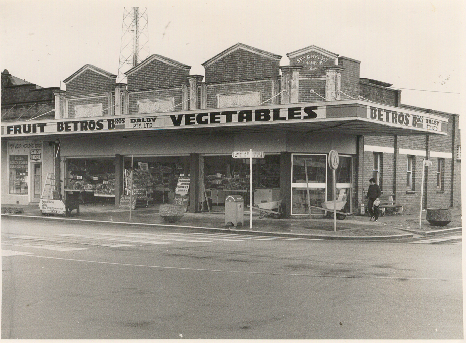 Betros Bros., Dalby, 1984