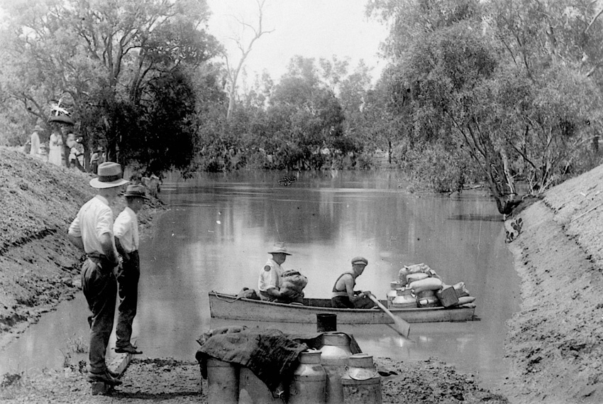 Cooranga Creek in flood, Warra, 1942