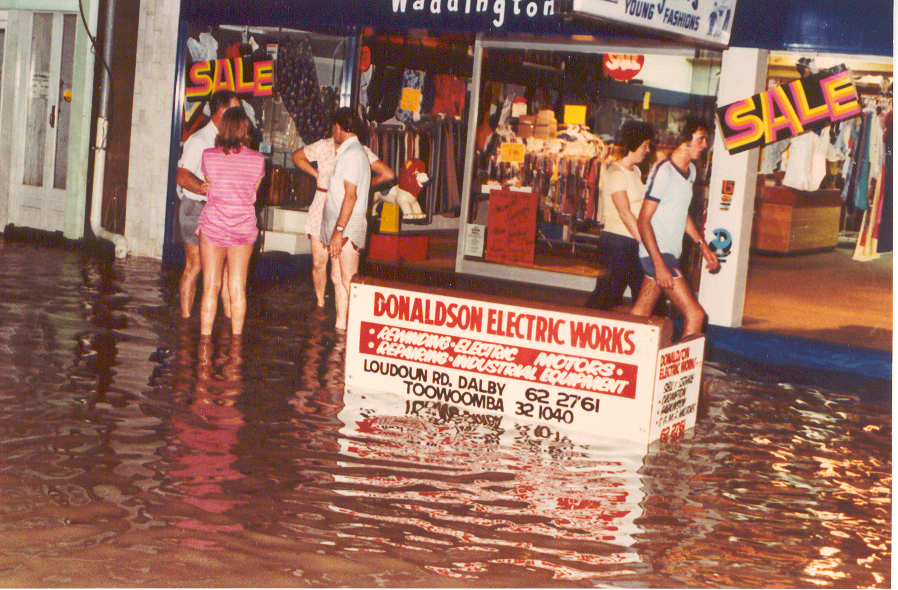 Cunningham Street in flood, Dalby, 1981