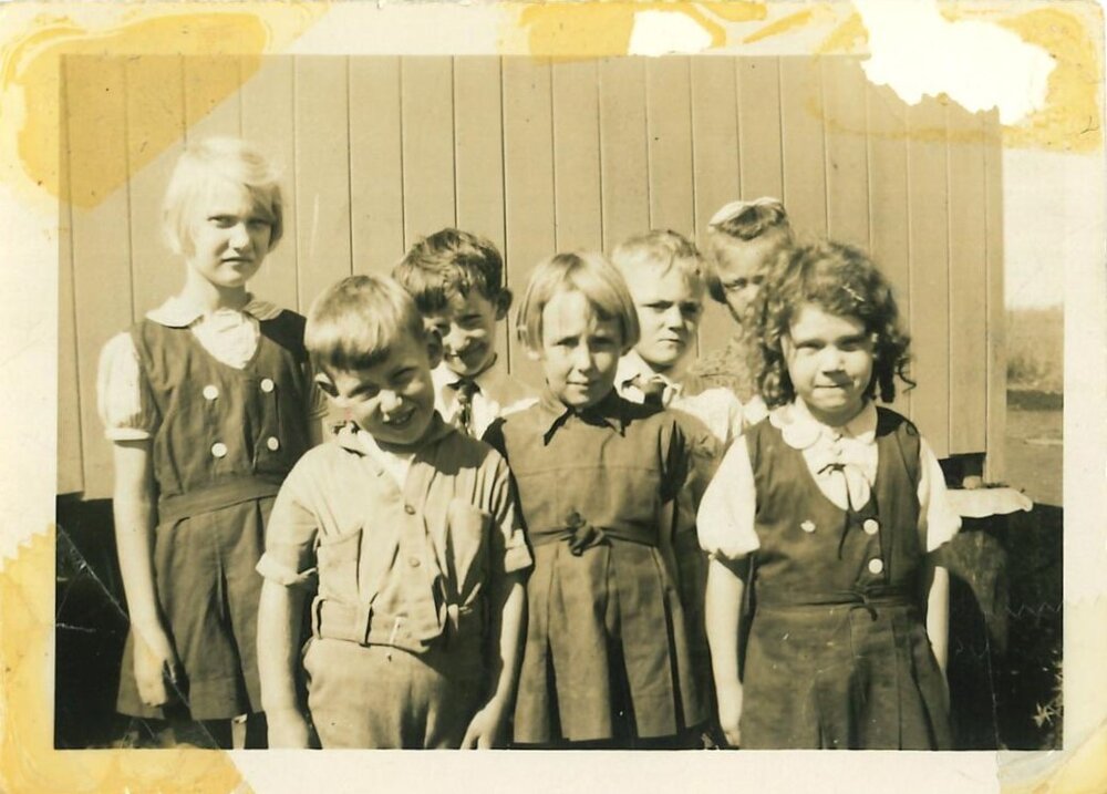 Students at Pleasant Park State School, Irvingdale, circa 1940