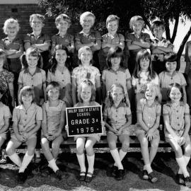 Students in Grade 3A at Dalby South State School, 1975
