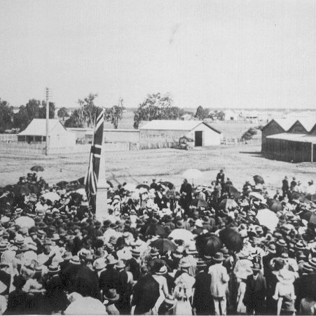 Opening of Bell Memorial, Dalby, 1914