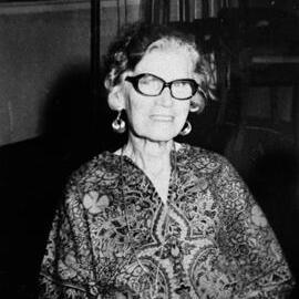 Unknown woman, no location, no date