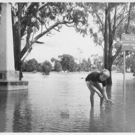 Flooding at The Crossing, Dalby, 1988