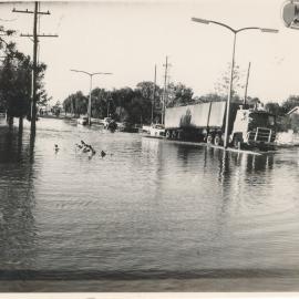 Flooding near the Charles Drew Bridge on Drayton Street, Dalby, 1983