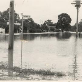Flooding in Arthur Street, Dalby, 1983