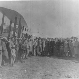 First landing of the Qantas mail aeroplane, Dalby, 1929