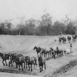 Dam digging at Tara, 1932
