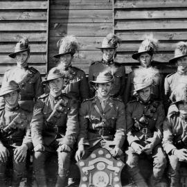 Group of Light Horsemen displaying a shield, Chinchilla, 1915
